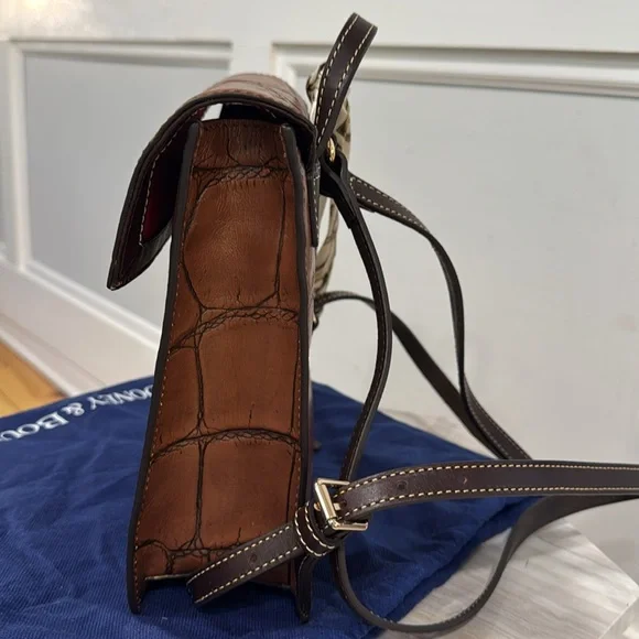 Dooney & Bourke Bag Denison Leather Croco Flap Brown Croc-Embossed Backback - Picture 5 of 17